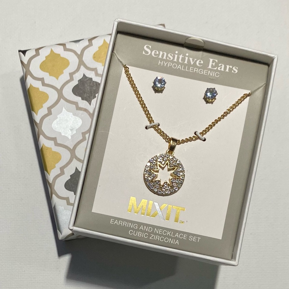 Mixit Necklace & Earring Set